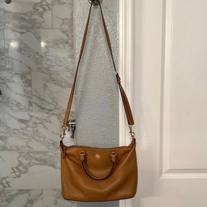 Tory Burch Carter Slouchy Satchel. Good Condition.